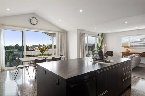 Photo of property in 5 Azalea Lane, Waipahihi, Taupo, 3330