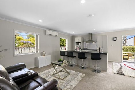 Photo of property in 27 Fraser Crescent, Elderslea, Upper Hutt, 5018