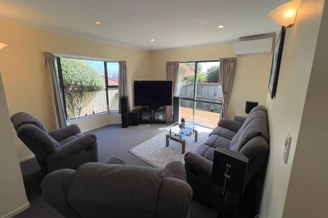 Photo of property in 8a Kentwood Drive, Woodridge, Wellington, 6037