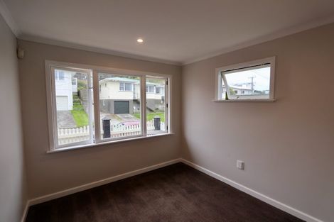 Photo of property in 15 Baylands Drive, Newlands, Wellington, 6037