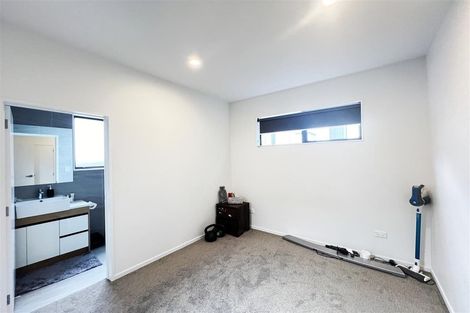 Photo of property in 104 Bellbird Street, Papakura, 2110