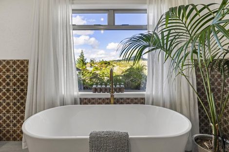 Photo of property in 37 Main Road, Raglan, 3225
