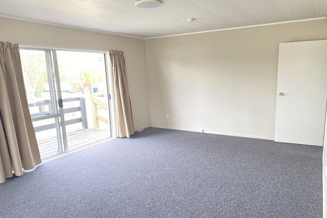 Photo of property in 38 Silverstone Place, Henderson, Auckland, 0612