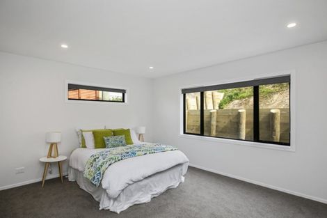 Photo of property in 5 Heaphy Court, Aotea, Porirua, 5024