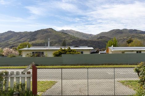 Photo of property in 64 Inniscort Street, Cromwell, 9310