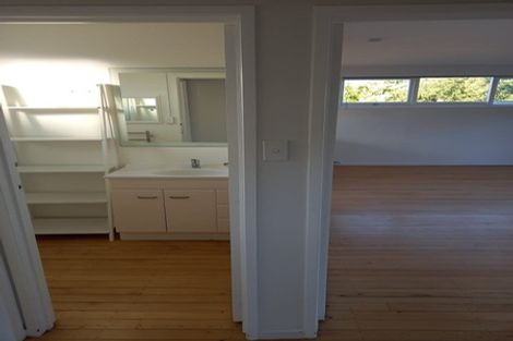 Photo of property in 1/20 Penning Road, Castor Bay, Auckland, 0620