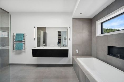 Photo of property in 47 Forest Heights, Wanaka, 9305