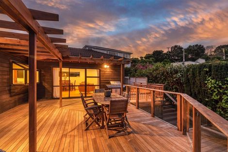 Photo of property in 77 Paremata Road, Paremata, Porirua, 5024