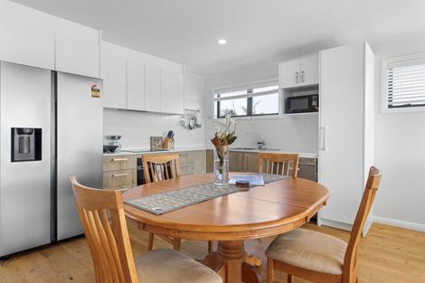 Photo of property in 42 Tahuna Minhinnick Drive, Glenbrook, Waiuku, 2681