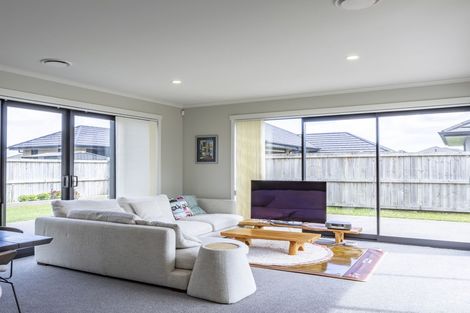 Photo of property in 77 Roy Hilton Drive, Flagstaff, Hamilton, 3210