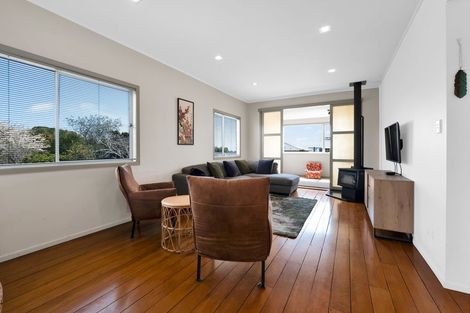 Photo of property in 22 Downe Street, New Plymouth, 4310