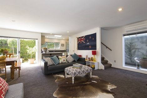 Photo of property in 48 View Ridge Drive, Ranui, Auckland, 0612