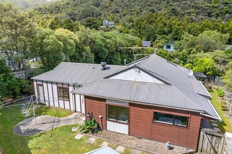 Photo of property in 95 Tawhai Street, Stokes Valley, Lower Hutt, 5019