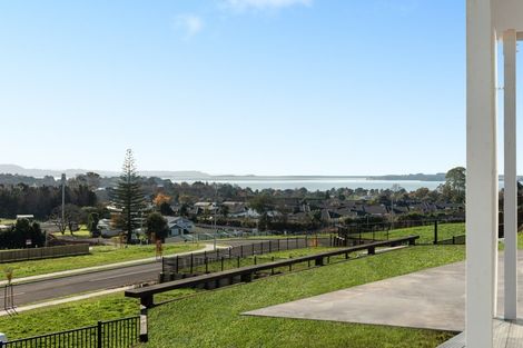 Photo of property in 11 Goldstone Place, Omokoroa, 3114