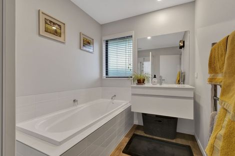 Photo of property in 3 Cox Lane, Amberley, 7410