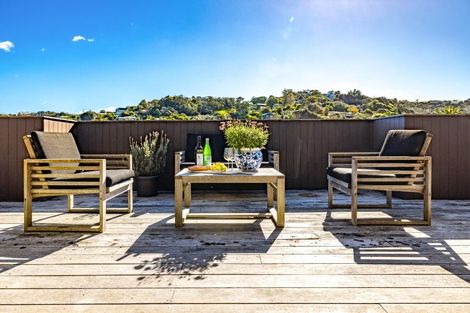 Photo of property in 27 Ocean Road, Surfdale, Waiheke Island, 1081