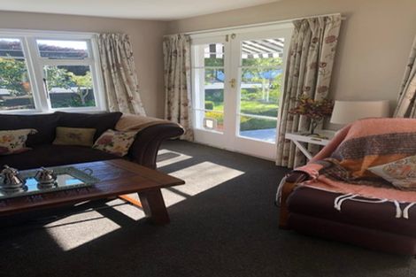 Photo of property in 19 Middlepark Road, Sockburn, Christchurch, 8042