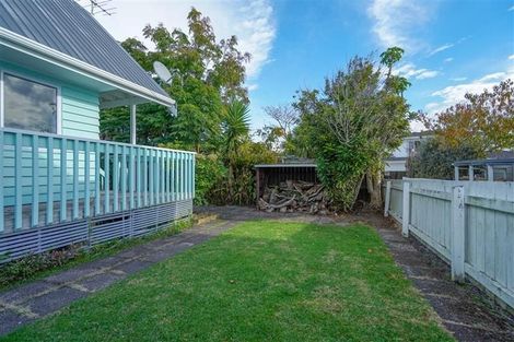 Photo of property in 1/1 Moana Avenue, Bayswater, Auckland, 0622