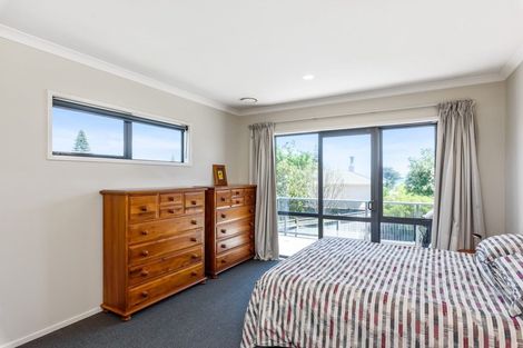 Photo of property in 15 Metzenthin Close, Raumati South, Paraparaumu, 5032