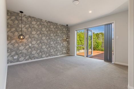 Photo of property in 39 Coutts Way, Fitzherbert, Palmerston North, 4410