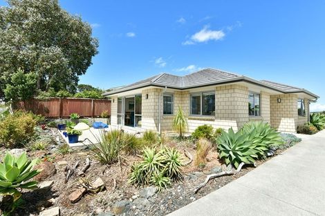 Photo of property in 1333 Whangaparaoa Road, Army Bay, Whangaparaoa, 0930