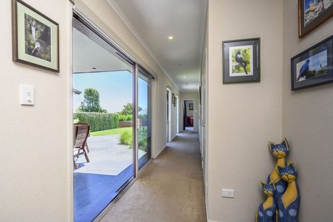 Photo of property in 5b Tupuhi Place, Highlands Park, New Plymouth, 4312