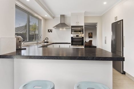 Photo of property in 31 Leet Crescent, Papamoa Beach, Papamoa, 3118