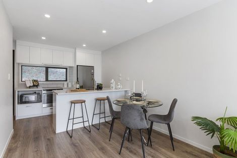 Photo of property in 11/8 Chivalry Road, Glenfield, Auckland, 0629