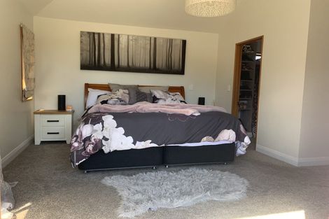 Photo of property in 44 William Bayes Place, Red Beach, 0932