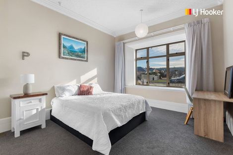 Photo of property in 69 Hargest Crescent, Saint Clair, Dunedin, 9012