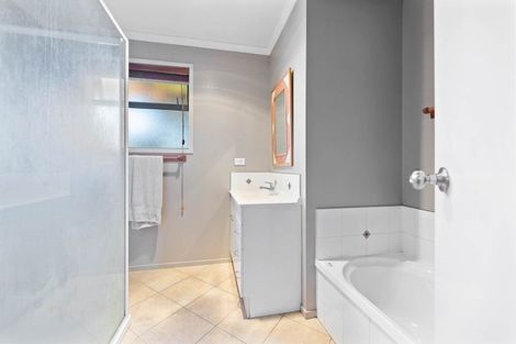 Photo of property in 62 Oak Drive, Wairakei, Taupo, 3384