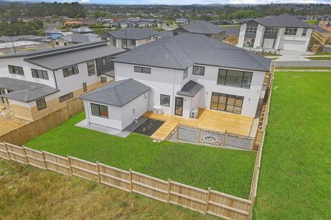 Photo of property in 16 Lumber Rise, Swanson, Auckland, 0614