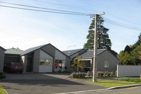 Photo of property in 2/2 Hamilton Avenue, Ilam, Christchurch, 8041