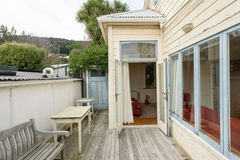 Photo of property in 39 Queen Street, Mount Victoria, Wellington, 6011