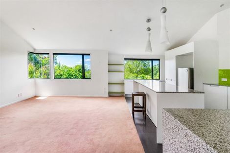 Photo of property in 327c Glenfield Road, Glenfield, Auckland, 0629