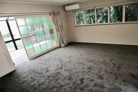 Photo of property in 796 East Coast Road, Oteha, Auckland, 0630
