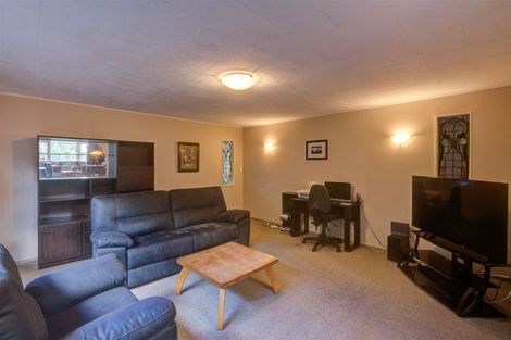 Photo of property in 33 Queens Avenue, Waikuku Beach, 7402