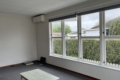 Photo of property in 6 Ayr Place, Hokowhitu, Palmerston North, 4410