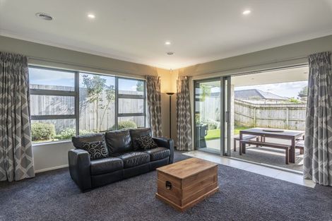 Photo of property in 16 Petrel Close, Paraparaumu Beach, Paraparaumu, 5032