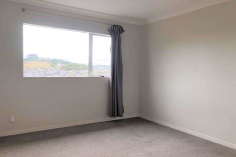 Photo of property in 23 Gibbston Crescent, Flat Bush, Auckland, 2016