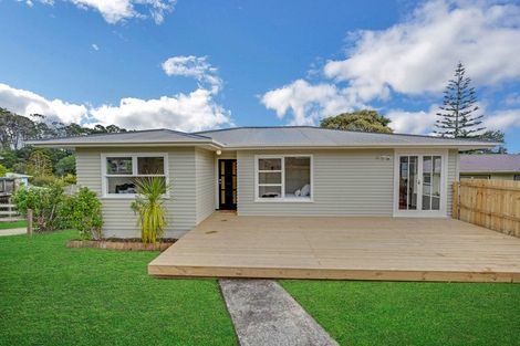 Photo of property in 97 Barrys Road, Glendene, Auckland, 0602