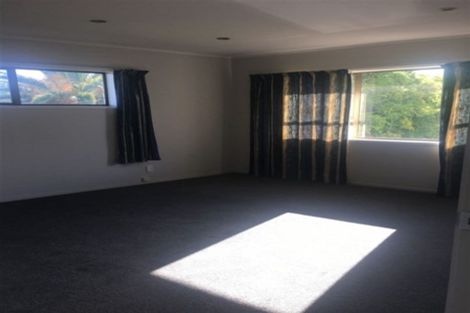Photo of property in 19 Rosewarne Crescent, Glendene, Auckland, 0602