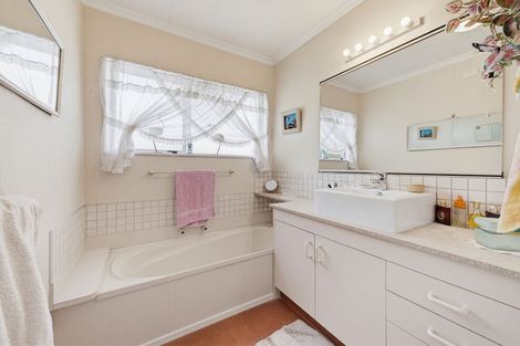 Photo of property in 66 Tukapa Street, Westown, New Plymouth, 4310