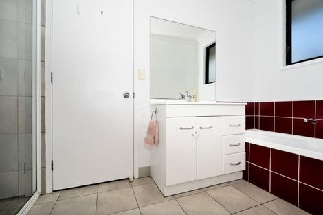 Photo of property in 21 View Ridge Drive, Ranui, Auckland, 0612