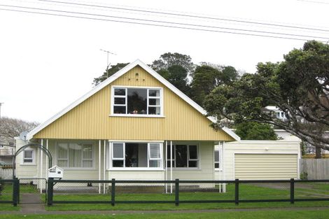 Photo of property in 59 Whiteley Street, Moturoa, New Plymouth, 4310