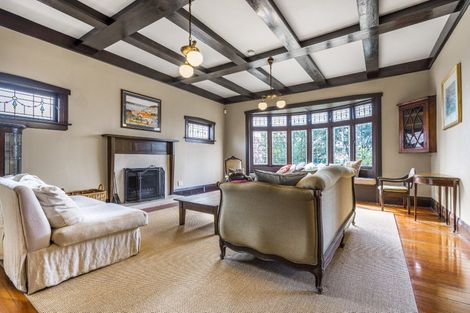 Photo of property in 1 Maungakiekie Avenue, Greenlane, Auckland, 1051