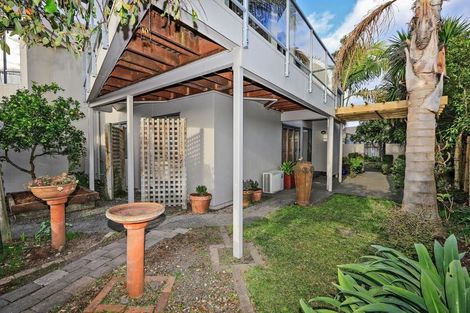 Photo of property in 1/19 Havelock Road, Havelock North, 4130