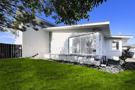 Photo of property in 15 Edgewater Drive, Pakuranga, Auckland, 2010