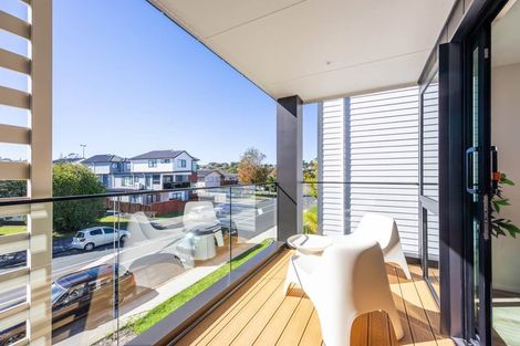 Photo of property in 111d Sycamore Drive, Sunnynook, Auckland, 0620