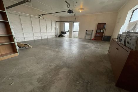 Photo of property in 5 Kookaburra Place, Botany Downs, Auckland, 2010